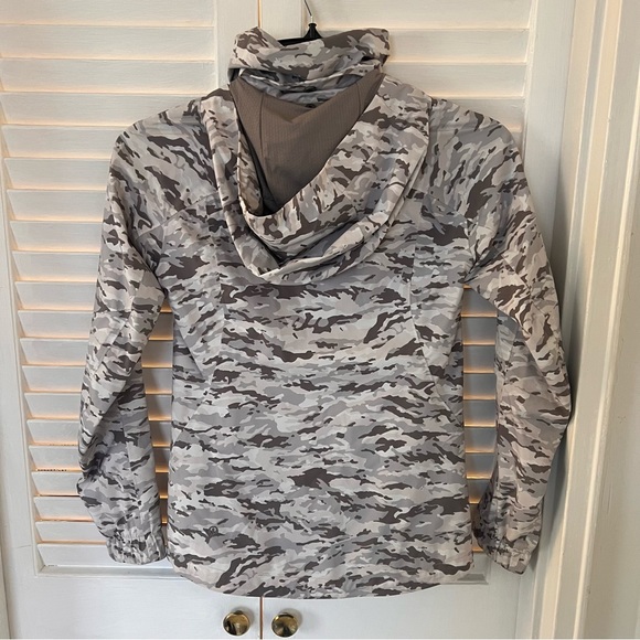 Lululemon Size 2 - Here to Move jacket White Camo - Picture 4 of 6